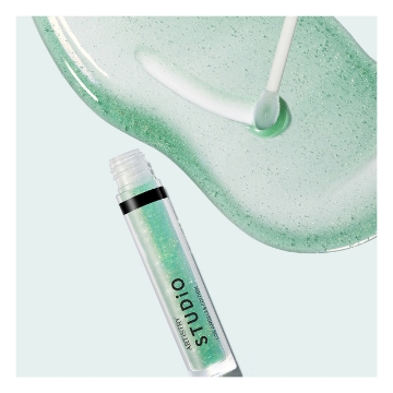 Show details for Artistry Studio™ LA Edition Lights, Camera, Lip Oil Gloss (Pacific Coral) Picture of Artistry Studio™ LA Edition Lights, Camera, Lip Oil Gloss (Pacific Coral)